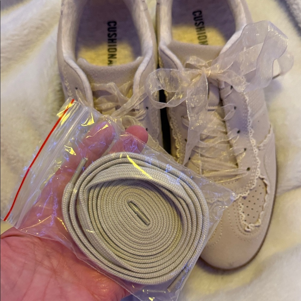 Cushion Walk Women's Elegant Cream Sneakers - Picture 8 of 8